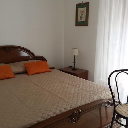 La Via Del Mare - Acireale Centro Storico Apartment Bagian luar foto