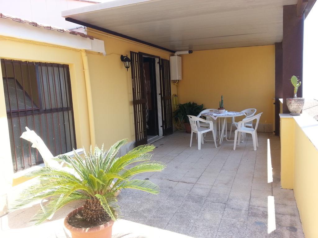 La Via Del Mare - Acireale Centro Storico Apartment Ruang foto