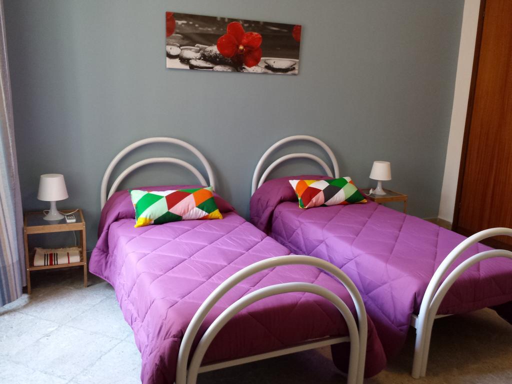 La Via Del Mare - Acireale Centro Storico Apartment Bagian luar foto