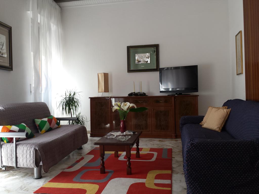 La Via Del Mare - Acireale Centro Storico Apartment Bagian luar foto